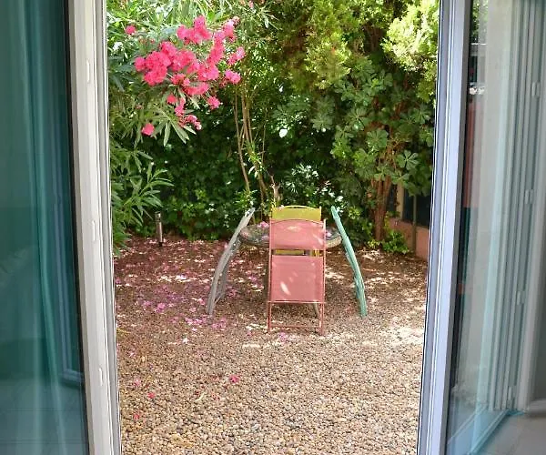 Joli Appartement Avec Jardin, Rive Droite