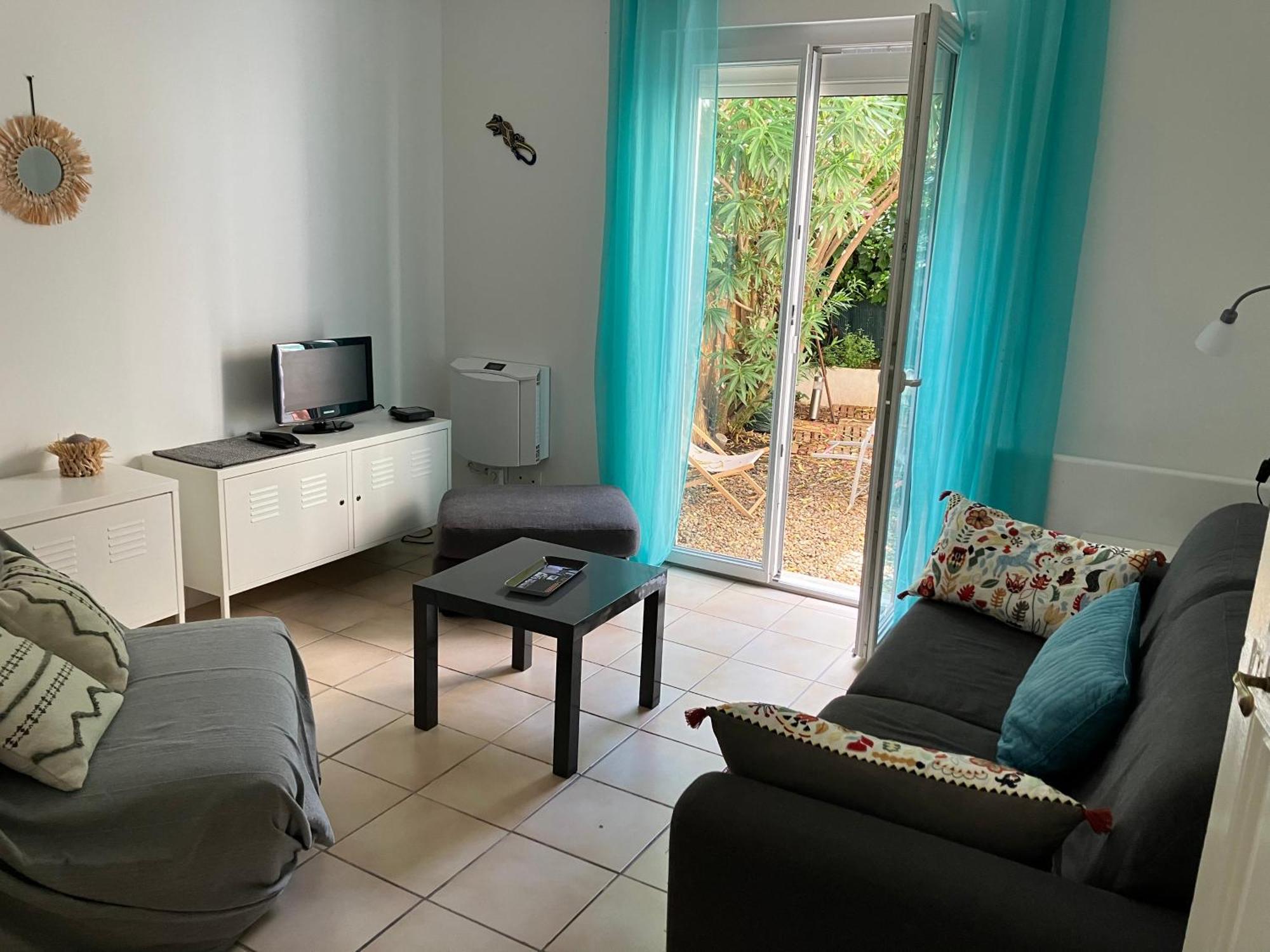 Apartment Joli Avec Jardin, Rive Droite *